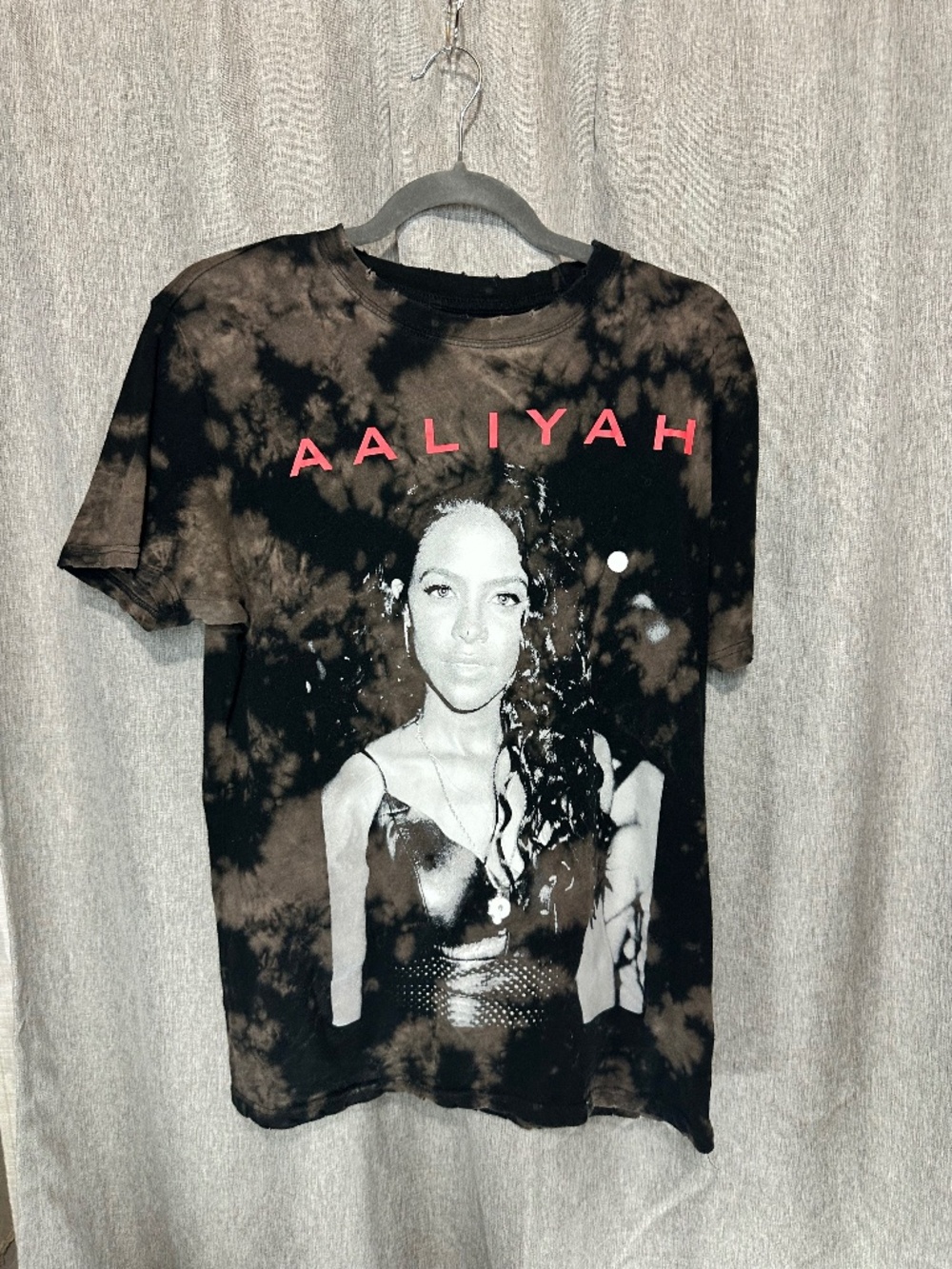 Aaliyah Distressed Black Brown Tie Dye Graphic Tee T-Shirt Small